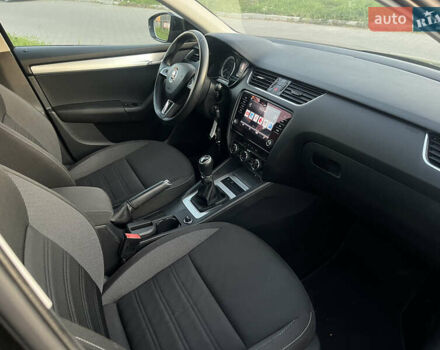 Черный Шкода Октавия, объемом двигателя 1.6 л и пробегом 231 тыс. км за 13000 $, фото 14 на Automoto.ua