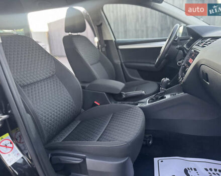 Черный Шкода Октавия, объемом двигателя 2 л и пробегом 240 тыс. км за 15900 $, фото 73 на Automoto.ua