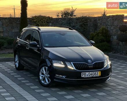 Черный Шкода Октавия, объемом двигателя 2 л и пробегом 175 тыс. км за 16500 $, фото 5 на Automoto.ua