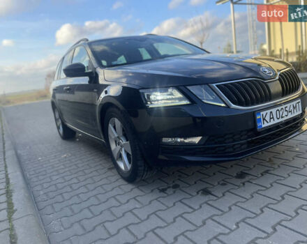 Черный Шкода Октавия, объемом двигателя 1.6 л и пробегом 251 тыс. км за 12400 $, фото 1 на Automoto.ua