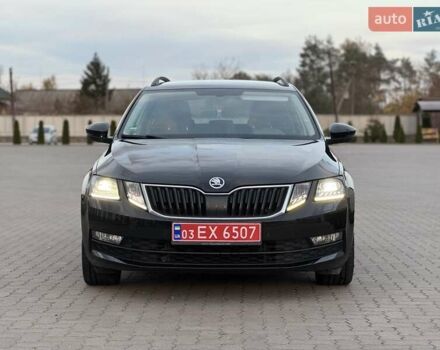 Черный Шкода Октавия, объемом двигателя 2 л и пробегом 241 тыс. км за 16500 $, фото 3 на Automoto.ua