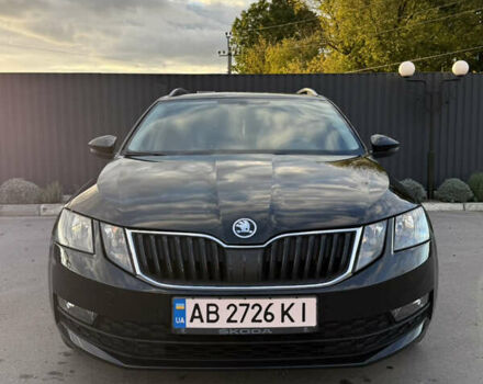 Черный Шкода Октавия, объемом двигателя 1.6 л и пробегом 218 тыс. км за 14000 $, фото 3 на Automoto.ua