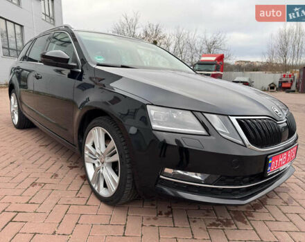 Черный Шкода Октавия, объемом двигателя 2 л и пробегом 216 тыс. км за 17800 $, фото 1 на Automoto.ua