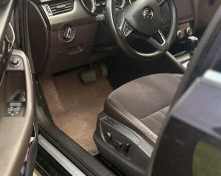 Черный Шкода Октавия, объемом двигателя 1.97 л и пробегом 247 тыс. км за 17500 $, фото 6 на Automoto.ua