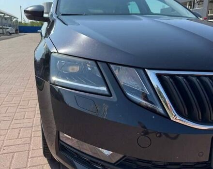 Чорний Шкода Октавія, об'ємом двигуна 1.6 л та пробігом 203 тис. км за 14800 $, фото 6 на Automoto.ua
