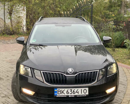 Чорний Шкода Октавія, об'ємом двигуна 1.6 л та пробігом 253 тис. км за 11800 $, фото 2 на Automoto.ua