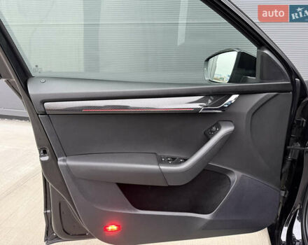 Чорний Шкода Октавія, об'ємом двигуна 2 л та пробігом 220 тис. км за 16999 $, фото 32 на Automoto.ua