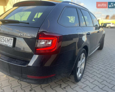 Черный Шкода Октавия, объемом двигателя 1.6 л и пробегом 251 тыс. км за 12400 $, фото 10 на Automoto.ua