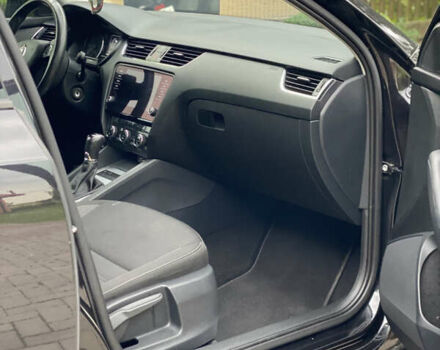 Чорний Шкода Октавія, об'ємом двигуна 1.6 л та пробігом 253 тис. км за 11800 $, фото 5 на Automoto.ua