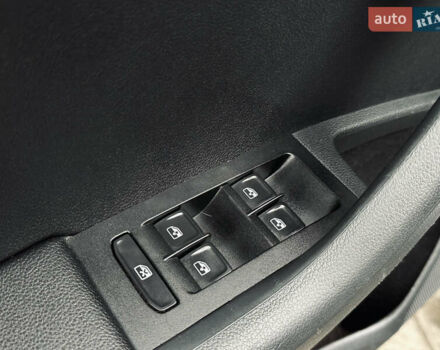 Черный Шкода Октавия, объемом двигателя 2 л и пробегом 288 тыс. км за 17200 $, фото 43 на Automoto.ua