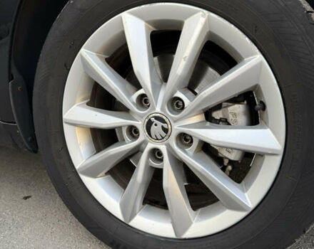 Черный Шкода Октавия, объемом двигателя 1.6 л и пробегом 218 тыс. км за 14000 $, фото 6 на Automoto.ua