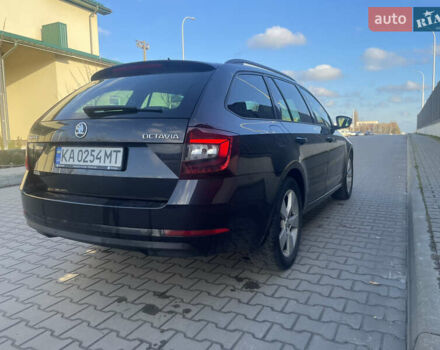 Черный Шкода Октавия, объемом двигателя 1.6 л и пробегом 251 тыс. км за 12400 $, фото 7 на Automoto.ua