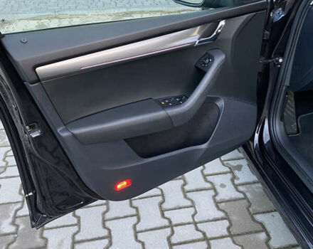 Черный Шкода Октавия, объемом двигателя 2 л и пробегом 248 тыс. км за 15550 $, фото 33 на Automoto.ua