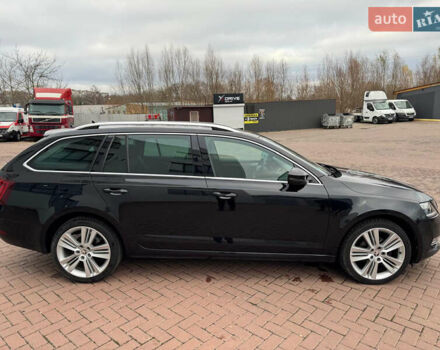 Черный Шкода Октавия, объемом двигателя 2 л и пробегом 216 тыс. км за 17800 $, фото 2 на Automoto.ua