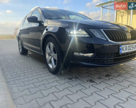 Черный Шкода Октавия, объемом двигателя 1.6 л и пробегом 251 тыс. км за 12400 $, фото 3 на Automoto.ua