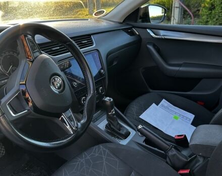 Черный Шкода Октавия, объемом двигателя 1.6 л и пробегом 246 тыс. км за 13000 $, фото 2 на Automoto.ua