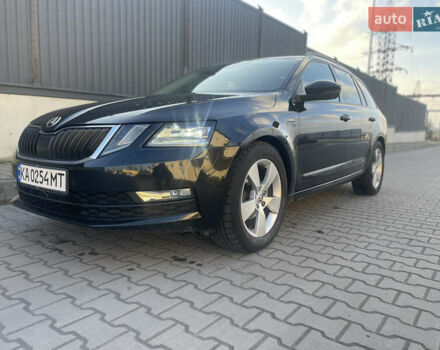 Черный Шкода Октавия, объемом двигателя 1.6 л и пробегом 251 тыс. км за 12400 $, фото 2 на Automoto.ua