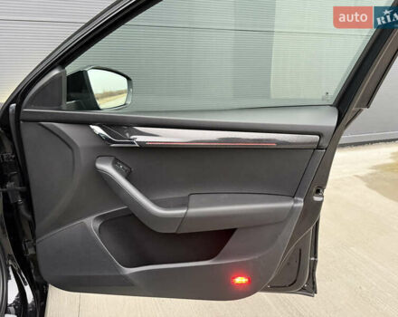 Чорний Шкода Октавія, об'ємом двигуна 2 л та пробігом 220 тис. км за 16999 $, фото 36 на Automoto.ua