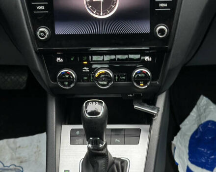 Черный Шкода Октавия, объемом двигателя 1.6 л и пробегом 204 тыс. км за 15200 $, фото 33 на Automoto.ua