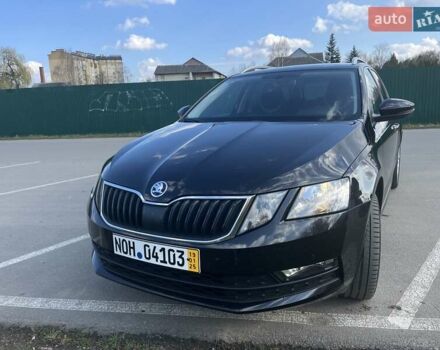 Черный Шкода Октавия, объемом двигателя 2 л и пробегом 247 тыс. км за 15300 $, фото 1 на Automoto.ua