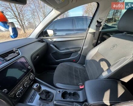 Черный Шкода Октавия, объемом двигателя 2 л и пробегом 214 тыс. км за 16400 $, фото 3 на Automoto.ua