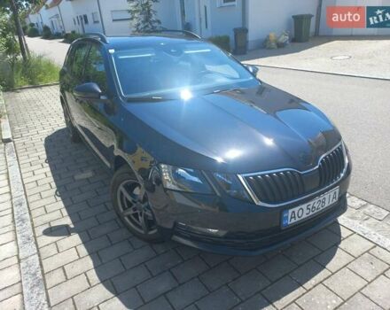 Черный Шкода Октавия, объемом двигателя 1.6 л и пробегом 217 тыс. км за 13300 $, фото 1 на Automoto.ua