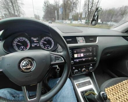 Черный Шкода Октавия, объемом двигателя 1.6 л и пробегом 258 тыс. км за 12800 $, фото 4 на Automoto.ua