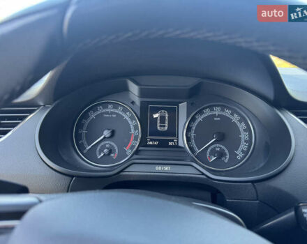 Черный Шкода Октавия, объемом двигателя 1.6 л и пробегом 247 тыс. км за 15800 $, фото 4 на Automoto.ua