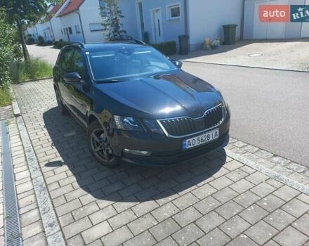 Черный Шкода Октавия, объемом двигателя 1.6 л и пробегом 217 тыс. км за 13300 $, фото 4 на Automoto.ua