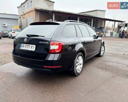 Черный Шкода Октавия, объемом двигателя 1.8 л и пробегом 225 тыс. км за 16000 $, фото 5 на Automoto.ua