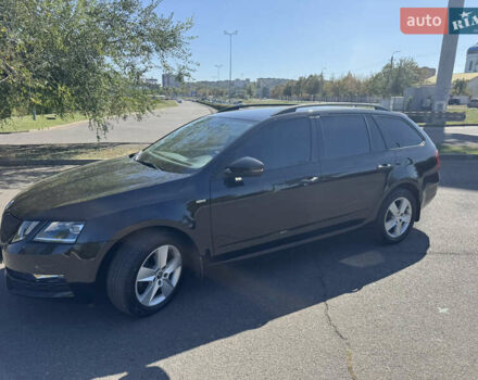 Черный Шкода Октавия, объемом двигателя 1.6 л и пробегом 247 тыс. км за 15800 $, фото 12 на Automoto.ua