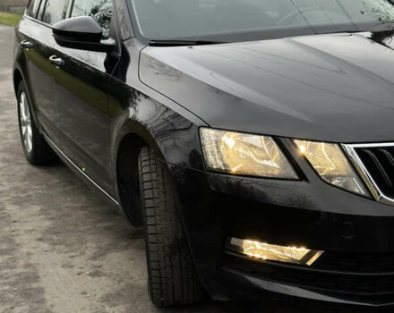 Черный Шкода Октавия, объемом двигателя 1.6 л и пробегом 204 тыс. км за 15200 $, фото 4 на Automoto.ua