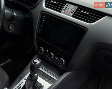 Черный Шкода Октавия, объемом двигателя 1.6 л и пробегом 189 тыс. км за 18900 $, фото 7 на Automoto.ua