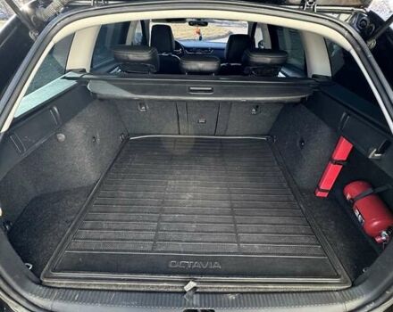 Черный Шкода Октавия, объемом двигателя 2 л и пробегом 214 тыс. км за 16400 $, фото 4 на Automoto.ua
