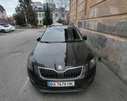 Черный Шкода Октавия, объемом двигателя 1.6 л и пробегом 258 тыс. км за 12800 $, фото 1 на Automoto.ua