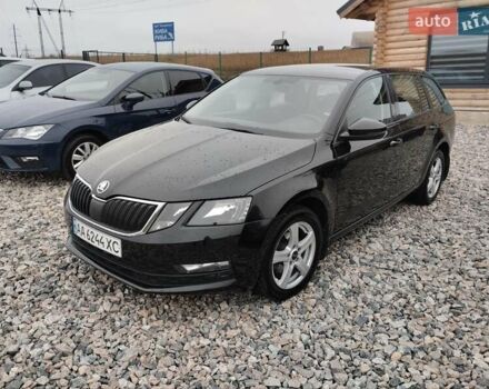 Черный Шкода Октавия, объемом двигателя 1.6 л и пробегом 220 тыс. км за 12350 $, фото 2 на Automoto.ua