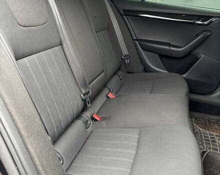 Черный Шкода Октавия, объемом двигателя 1.8 л и пробегом 225 тыс. км за 16000 $, фото 12 на Automoto.ua