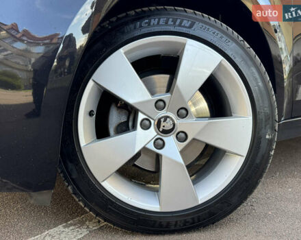 Чорний Шкода Октавія, об'ємом двигуна 2 л та пробігом 218 тис. км за 15299 $, фото 10 на Automoto.ua