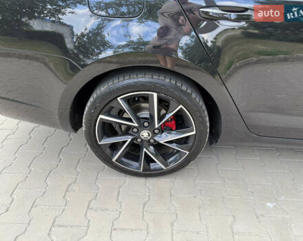 Черный Шкода Октавия, объемом двигателя 2 л и пробегом 245 тыс. км за 22300 $, фото 8 на Automoto.ua