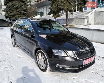 Черный Шкода Октавия, объемом двигателя 2 л и пробегом 231 тыс. км за 16900 $, фото 1 на Automoto.ua