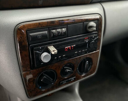 Черный Шкода Октавия, объемом двигателя 1.6 л и пробегом 250 тыс. км за 1850 $, фото 11 на Automoto.ua