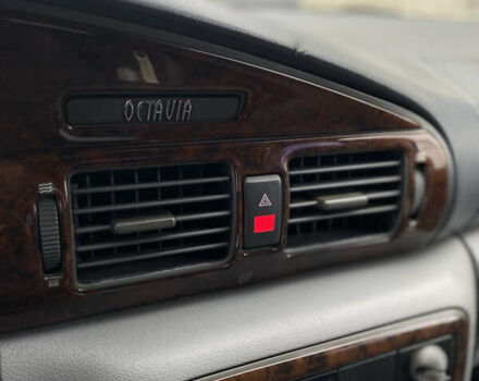 Черный Шкода Октавия, объемом двигателя 1.6 л и пробегом 250 тыс. км за 1850 $, фото 12 на Automoto.ua