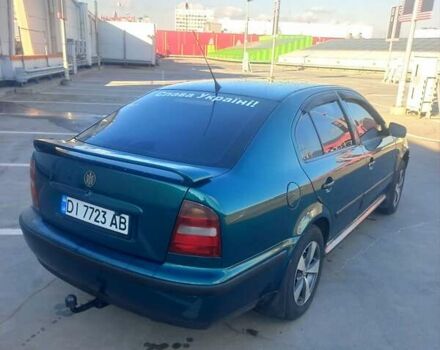 Черный Шкода Октавия, объемом двигателя 1.6 л и пробегом 290 тыс. км за 3999 $, фото 6 на Automoto.ua