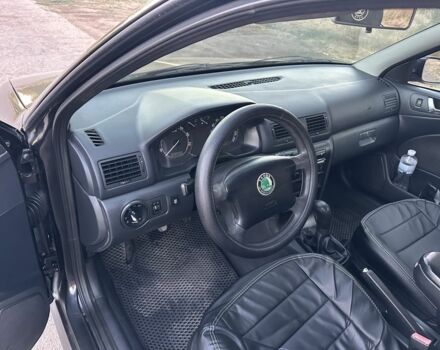 Черный Шкода Октавия, объемом двигателя 2 л и пробегом 260 тыс. км за 4800 $, фото 5 на Automoto.ua