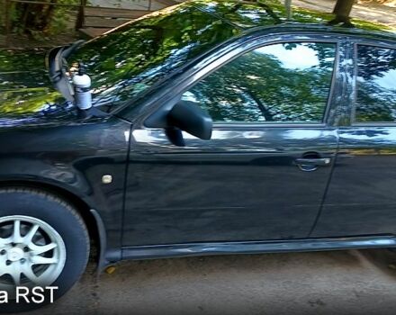 Черный Шкода Октавия, объемом двигателя 1.6 л и пробегом 266 тыс. км за 4200 $, фото 6 на Automoto.ua