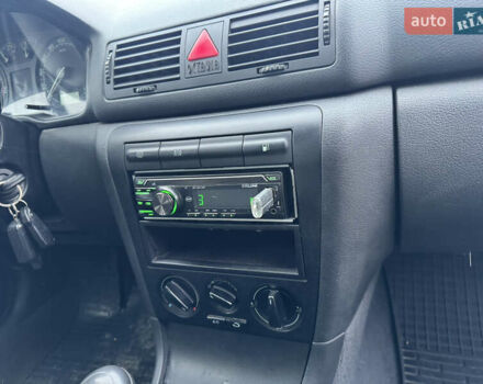 Черный Шкода Октавия, объемом двигателя 1.9 л и пробегом 320 тыс. км за 3500 $, фото 3 на Automoto.ua