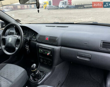 Черный Шкода Октавия, объемом двигателя 1.9 л и пробегом 320 тыс. км за 3500 $, фото 4 на Automoto.ua