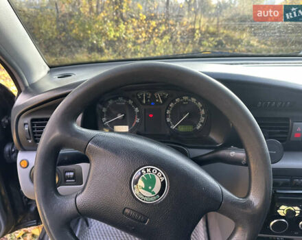 Черный Шкода Октавия, объемом двигателя 1.6 л и пробегом 350 тыс. км за 4200 $, фото 9 на Automoto.ua