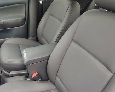 Чорний Шкода Октавія, об'ємом двигуна 1.78 л та пробігом 285 тис. км за 5200 $, фото 7 на Automoto.ua