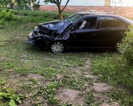 Черный Шкода Октавия, объемом двигателя 1.6 л и пробегом 240 тыс. км за 1000 $, фото 2 на Automoto.ua